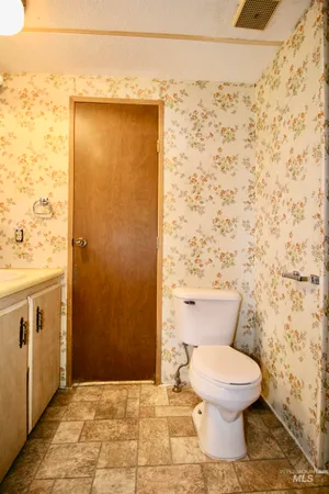 $173,000 | 500 Somerville Street, Jordan Valley, OR 97910