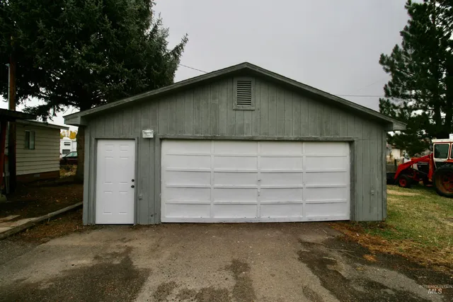 $186,000 | 500 Somerville Street, Jordan Valley, OR 97910