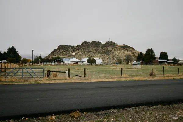 $173,000 | 500 Somerville Street, Jordan Valley, OR 97910