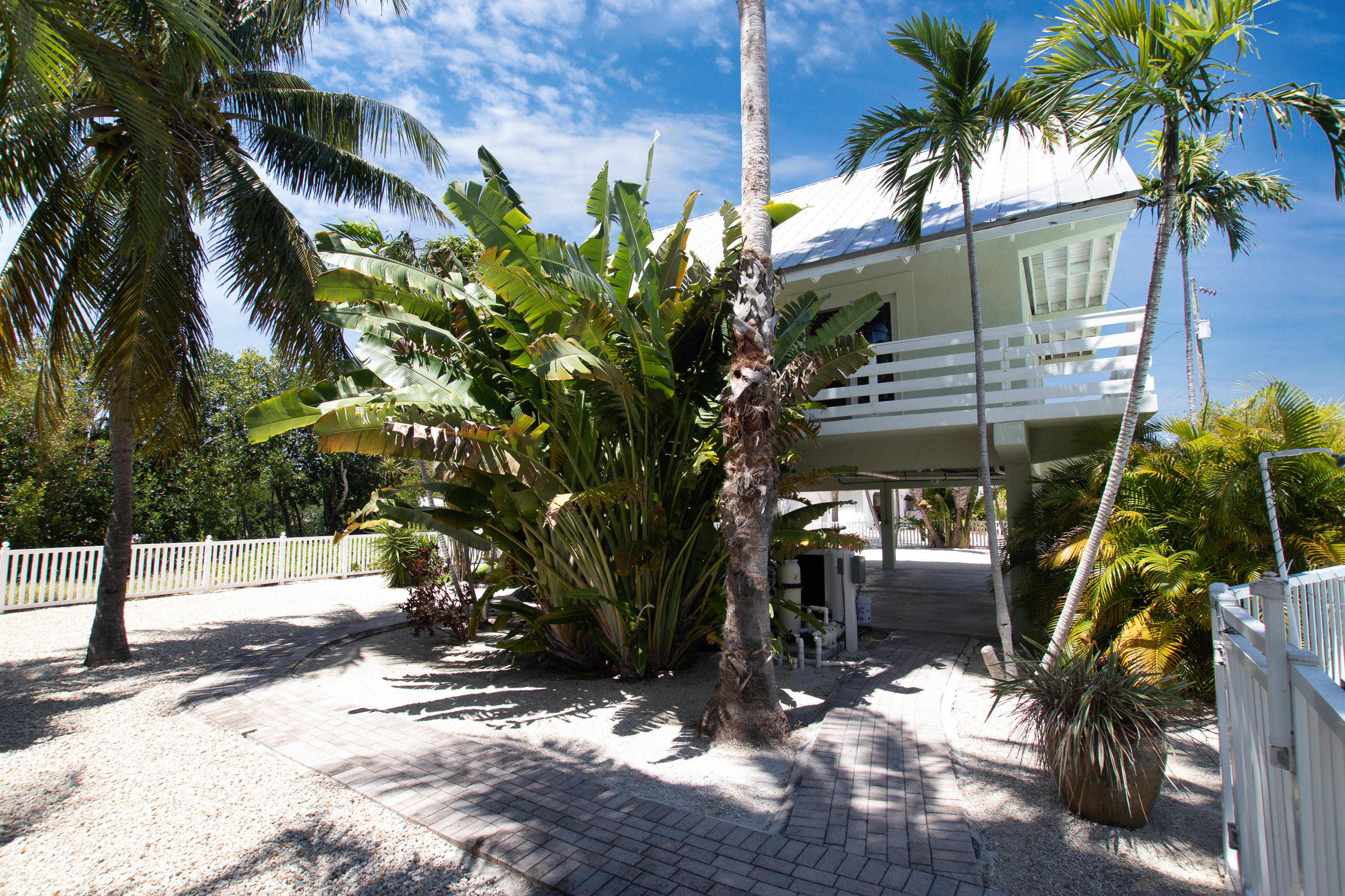 617 Sombrero Beach Road Marathon, FL 33050 - Photo 9 of 59 virtual-tour-309578-17