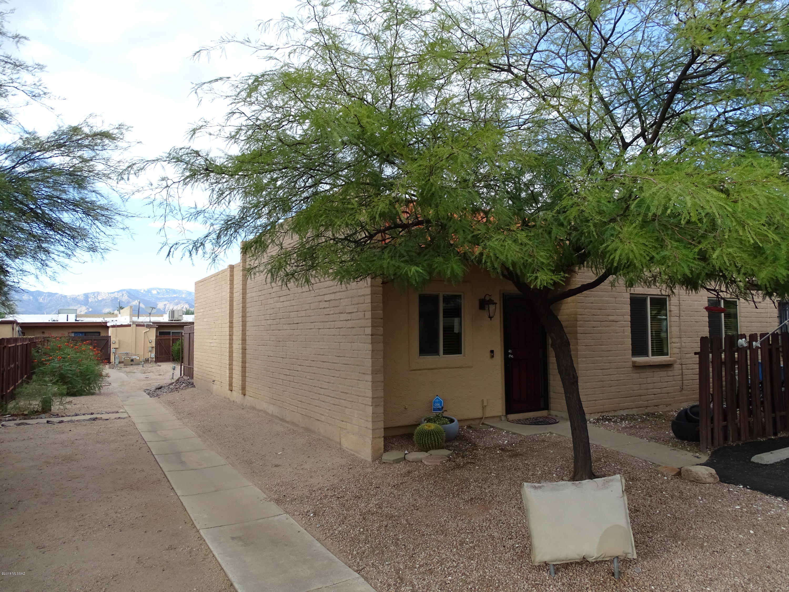 922 South Pantano Road Tucson, AZ 85710 - Photo 3 of 37 Gallery Image 3