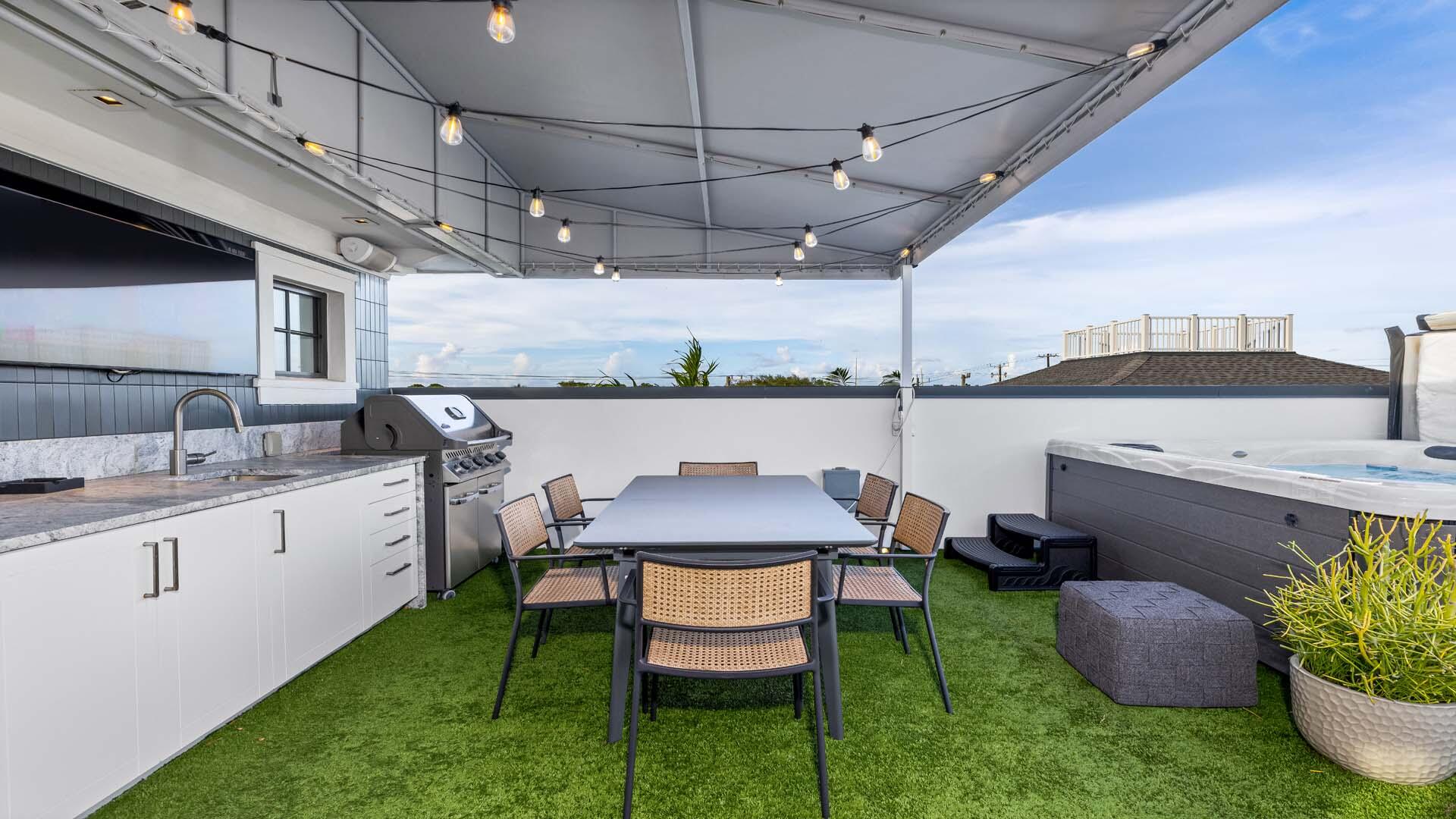 230 George Bush Boulevard Delray Beach, FL 33444 - Photo 35 of 51 a patio with table and chairs