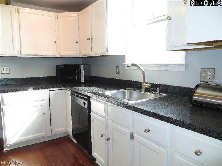 2429 Canterbury Road Cleveland Heights, OH 44118 - Photo 6 of 25