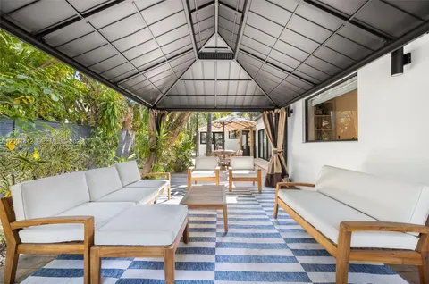 $3,800,000 | 3775 South Le Jeune Road, Miami, FL 33146