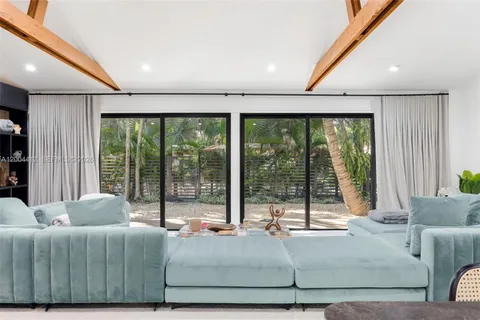 $3,800,000 | 3775 South Le Jeune Road, Miami, FL 33146