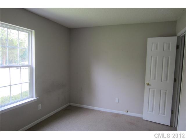 1928 Ashley Road Charlotte, NC 28208 - Photo 8 of 11 Gallery Image 8
