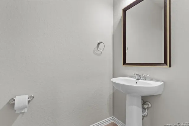 $2,199 | 2083 Cowan Drive, New Braunfels, TX 78132