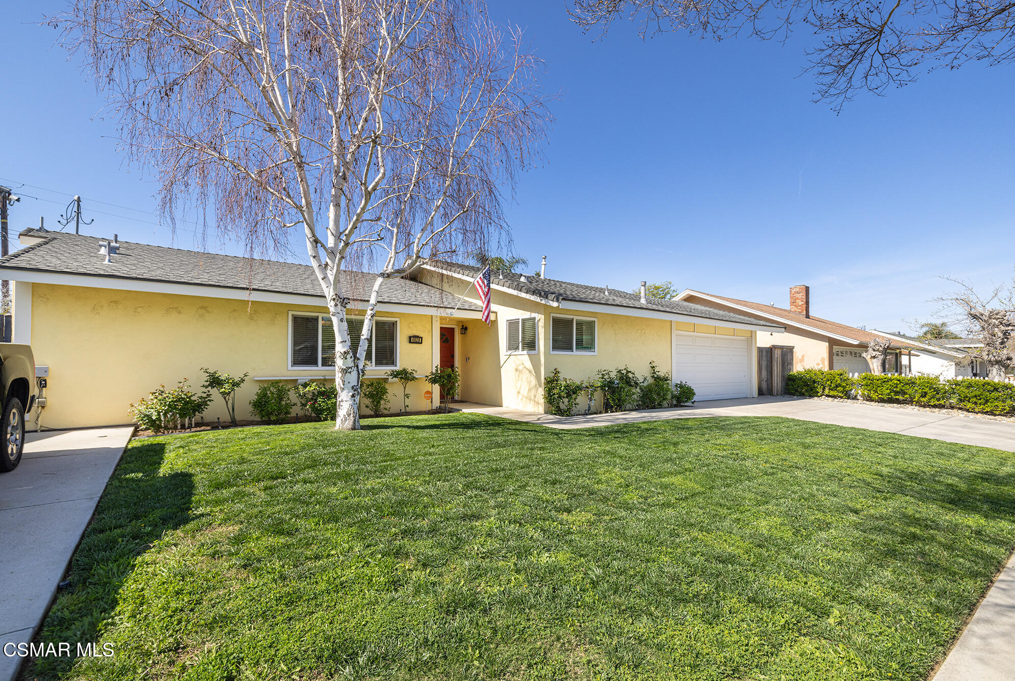 4828 Walnut Avenue Simi Valley, CA 93063 - Photo 2 of 25 a view of a yard in front of a house