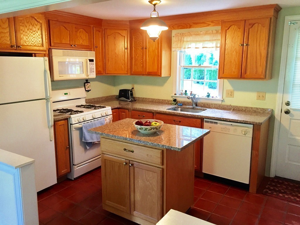 5 Gridley Bryant Road Scituate, MA 02066 - Photo 9 of 26 Gallery Image 9