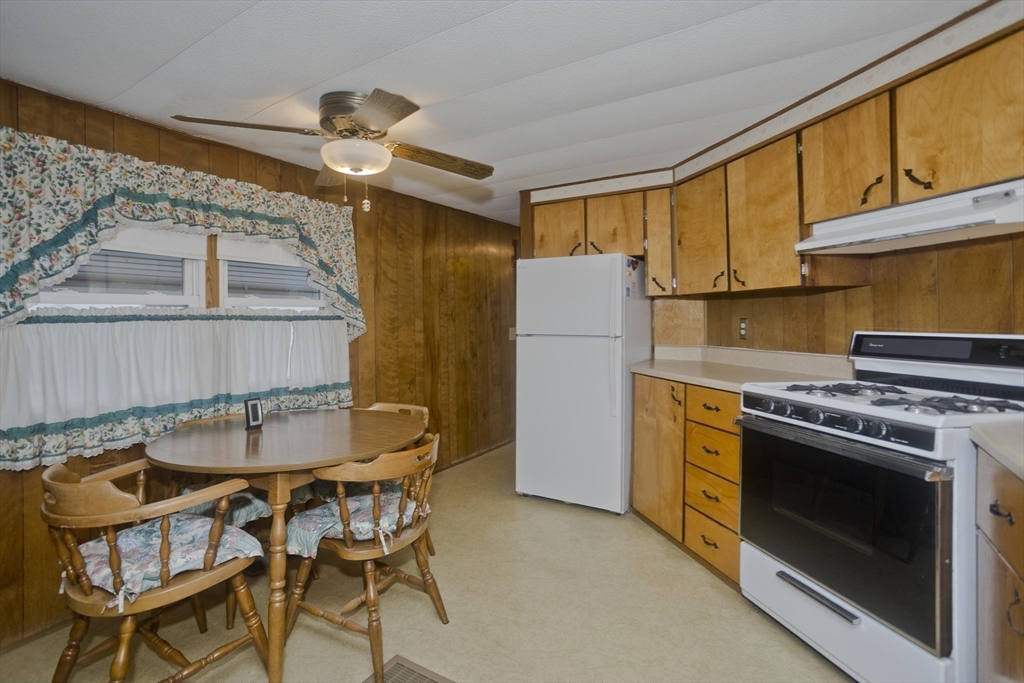 28 Mockingbird Drive Chicopee, MA 01020 - Photo 11 of 18