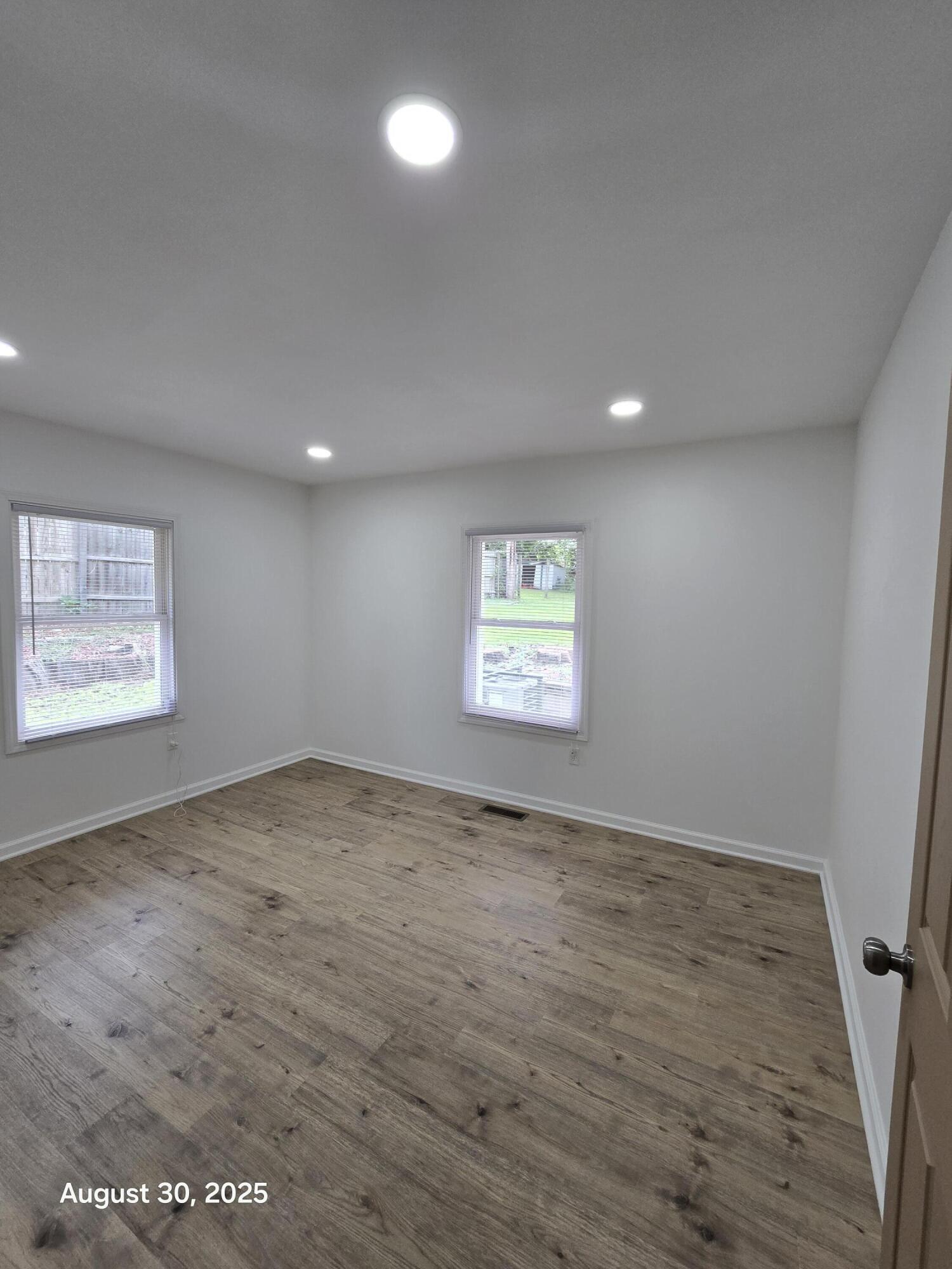 2345 Ranburn Drive Gary, IN 46408 - Photo 8 of 14 an empty room with a window
