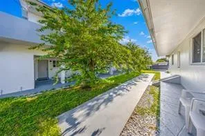 $1,375 | 720 Northeast 7th Street, Unit 1A, Hallandale Beach, FL 33009