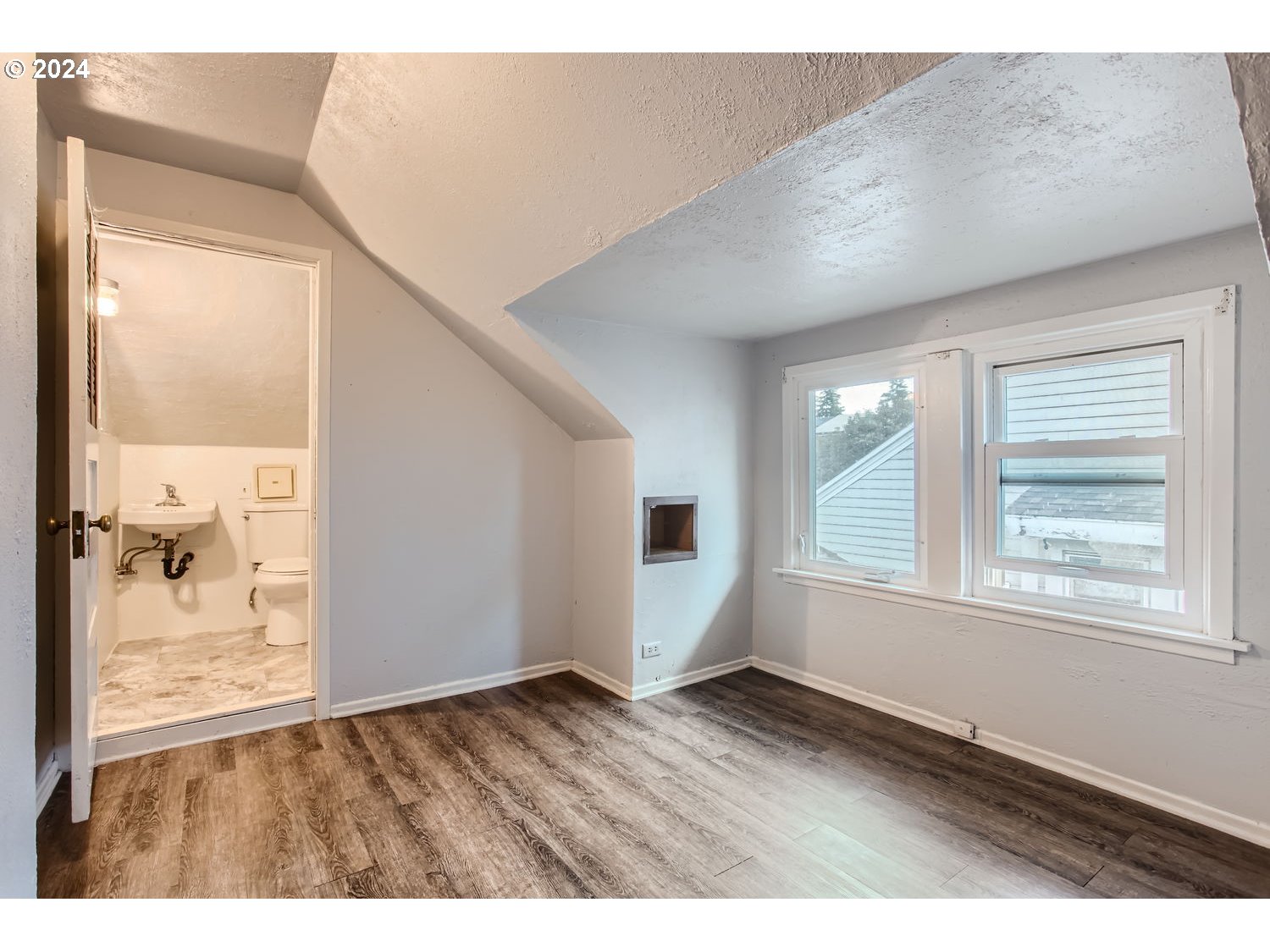 2929 Southeast Kelly Street Portland, OR 97202 - Photo 19 of 29