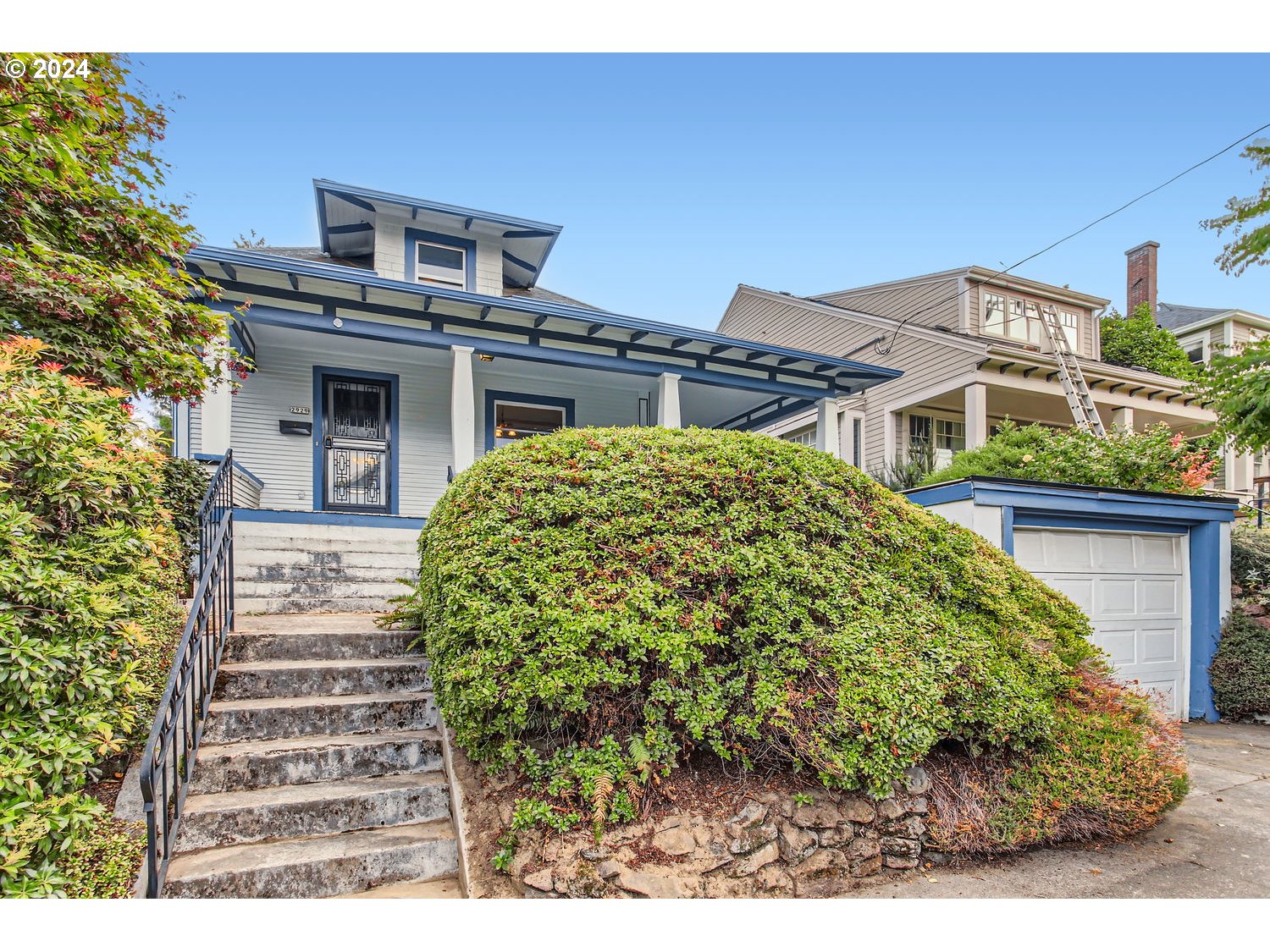 2929 Southeast Kelly Street Portland, OR 97202 - Photo 2 of 29