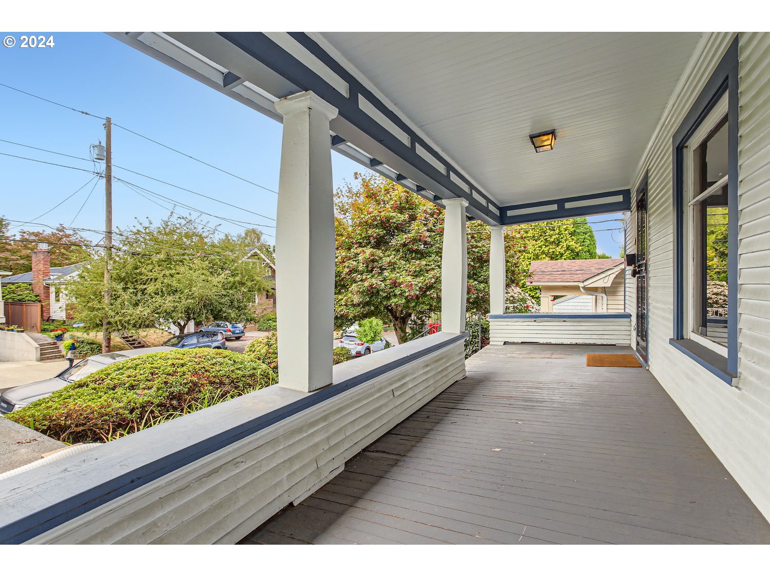 2929 Southeast Kelly Street Portland, OR 97202 - Photo 4 of 29