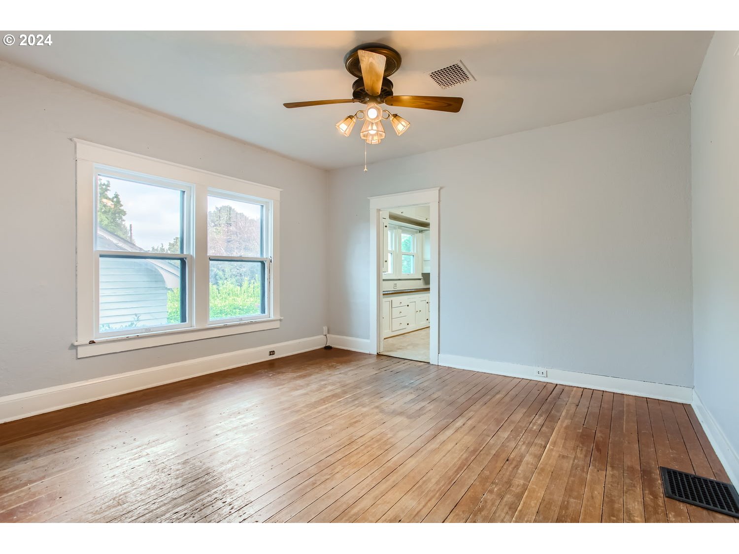 2929 Southeast Kelly Street Portland, OR 97202 - Photo 8 of 29