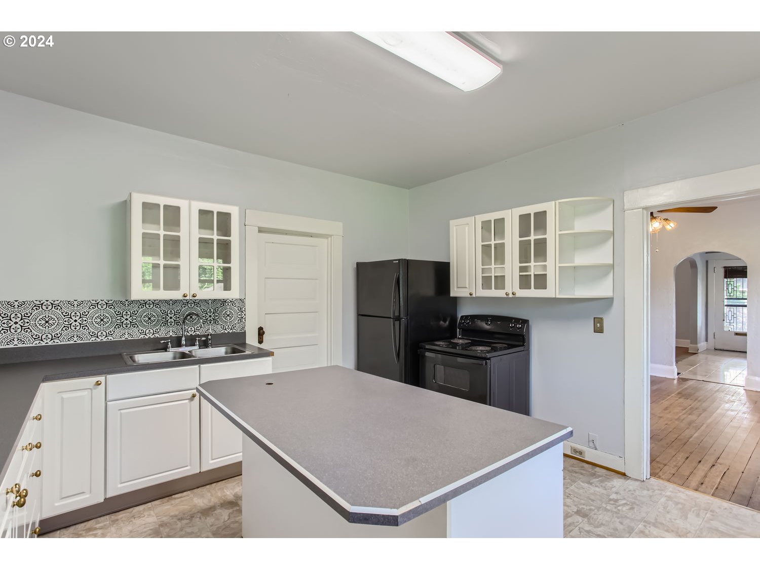 2929 Southeast Kelly Street Portland, OR 97202 - Photo 10 of 29