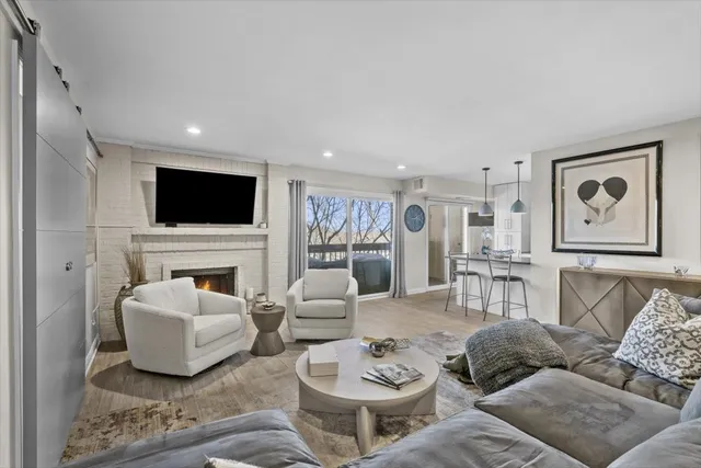 $610,000 | 3741 Mission Hills Road, Unit 410, Northbrook, IL 60062