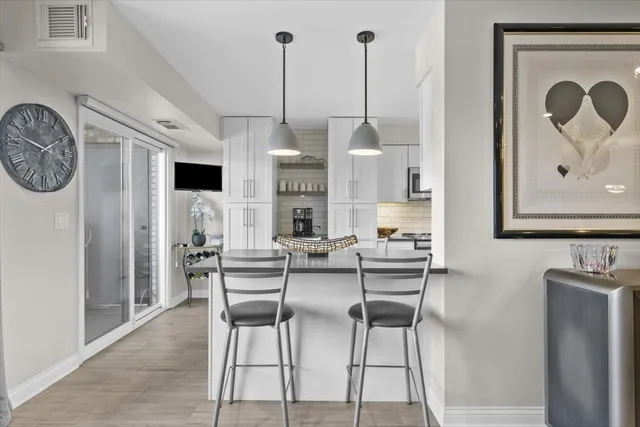 $610,000 | 3741 Mission Hills Road, Unit 410, Northbrook, IL 60062