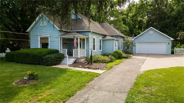 $380,000 | 2304 Maple Avenue, Leavenworth, KS 66048