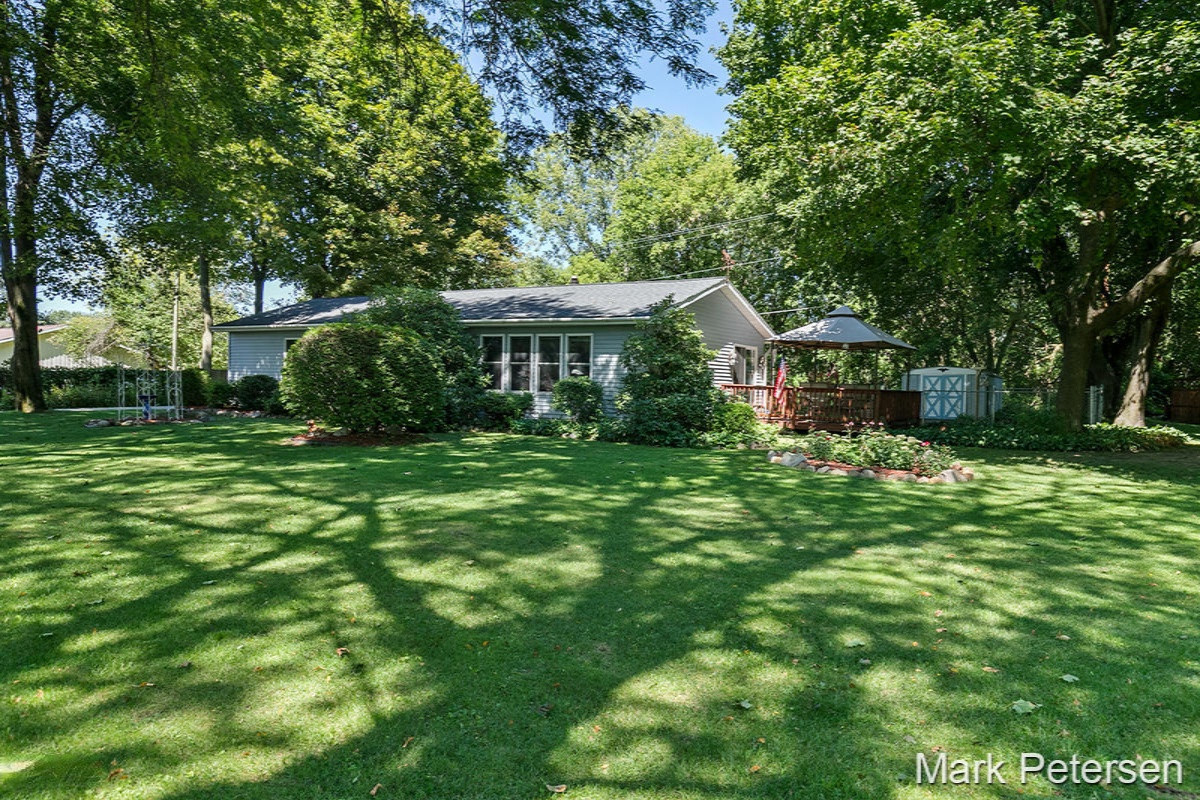 9502 Wise Road Greenville, MI 48838 - Photo 1 of 25 IMG_1002