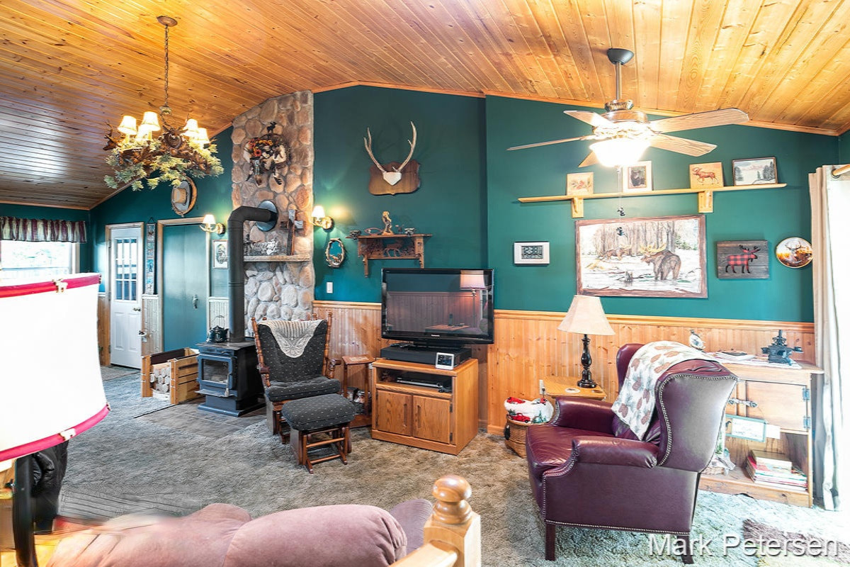 9502 Wise Road Greenville, MI 48838 - Photo 6 of 25 IMG_1005