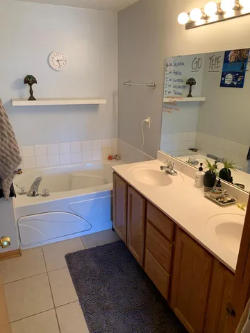 $2,000 | 4770 Underwood Lane North, Unit F, Plymouth, MN 55442