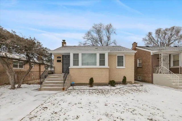 $2,300 | 9107 South Dante Avenue, Chicago, IL 60619