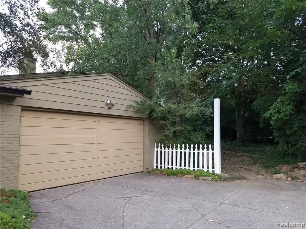 28328 Brandywine Road Farmington Hills, MI 48334 - Photo 26 of 28