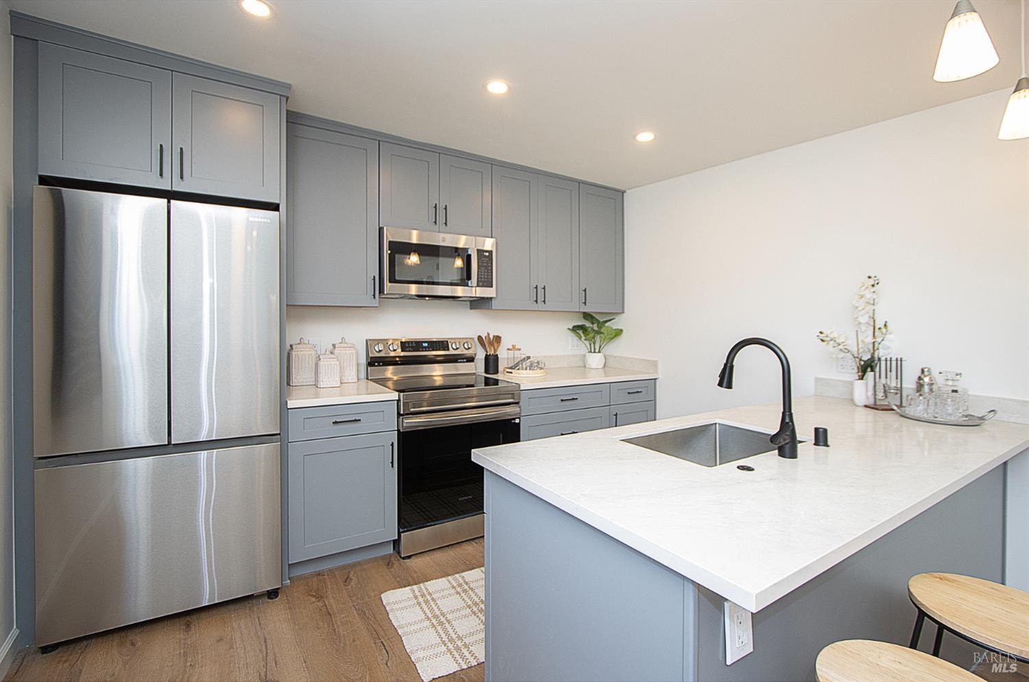 3720 Kerner Boulevard San Rafael, CA 94901 - Photo 6 of 18