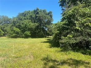 663 Pony Trail Angleton, TX 77515 - Photo 2 of 8