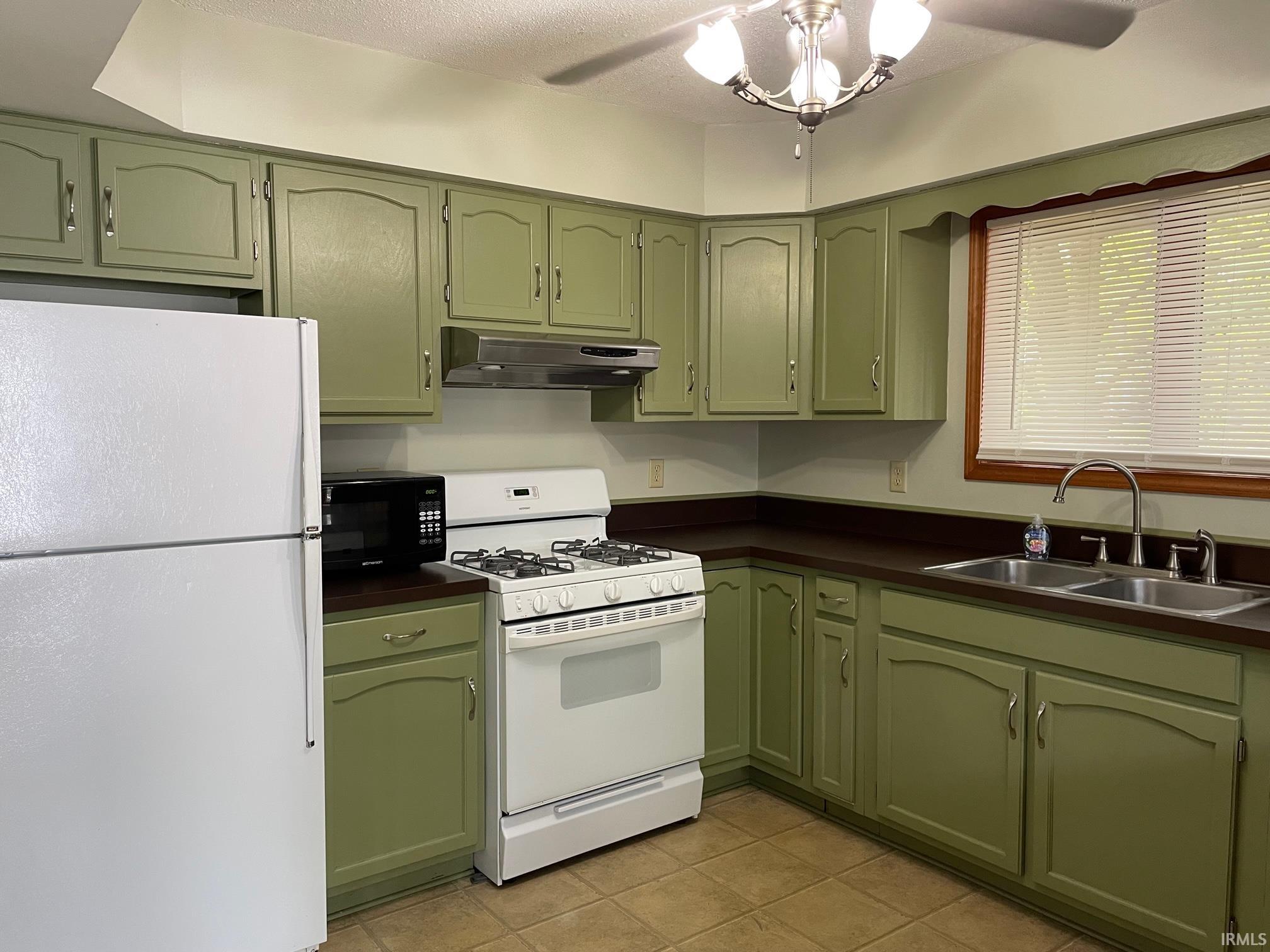 2904 Manitou Park Drive Rochester, IN 46975 - Photo 5 of 16