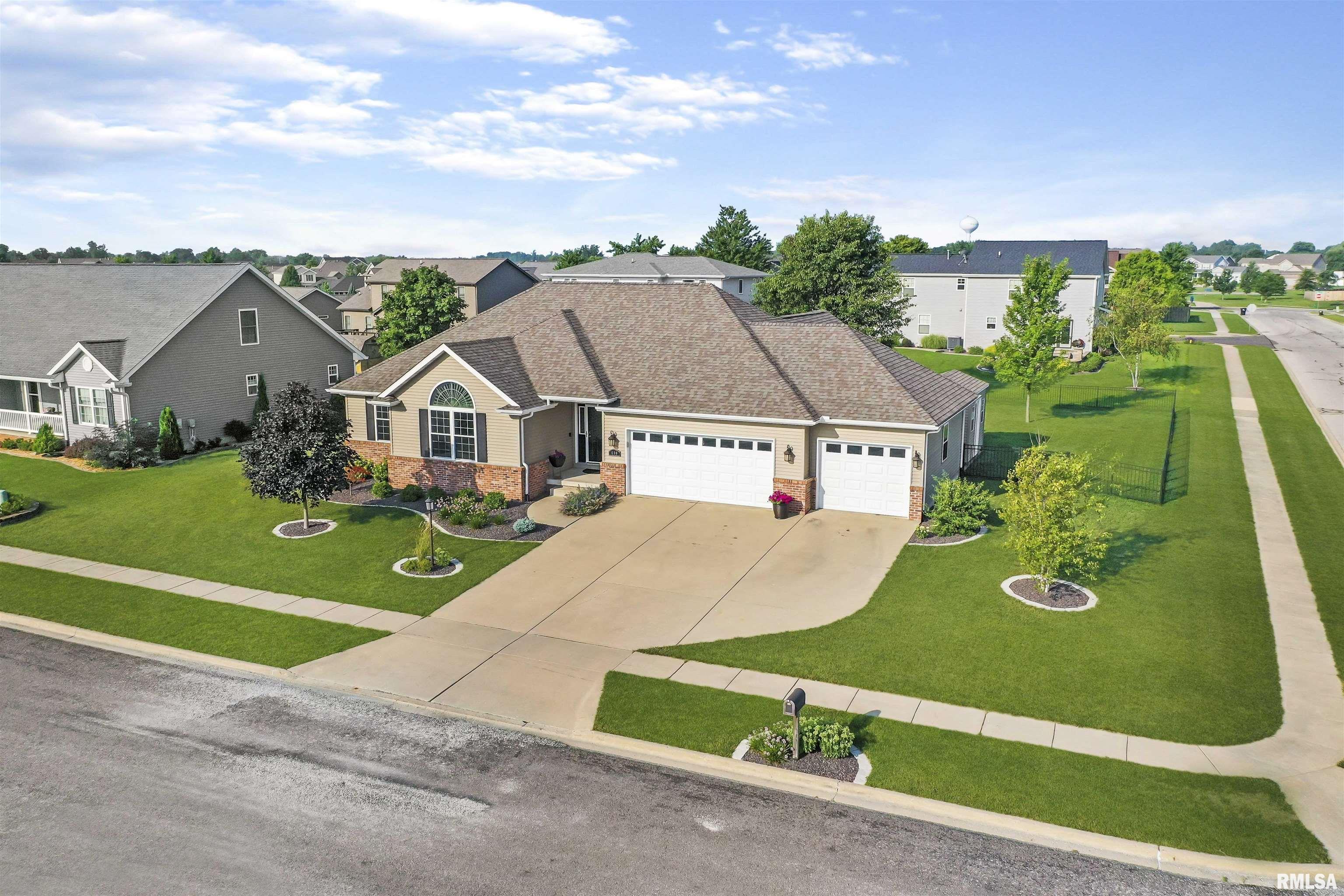 630 Simon Street Washington, IL 61571 - Photo 3 of 48 Gallery Image 3
