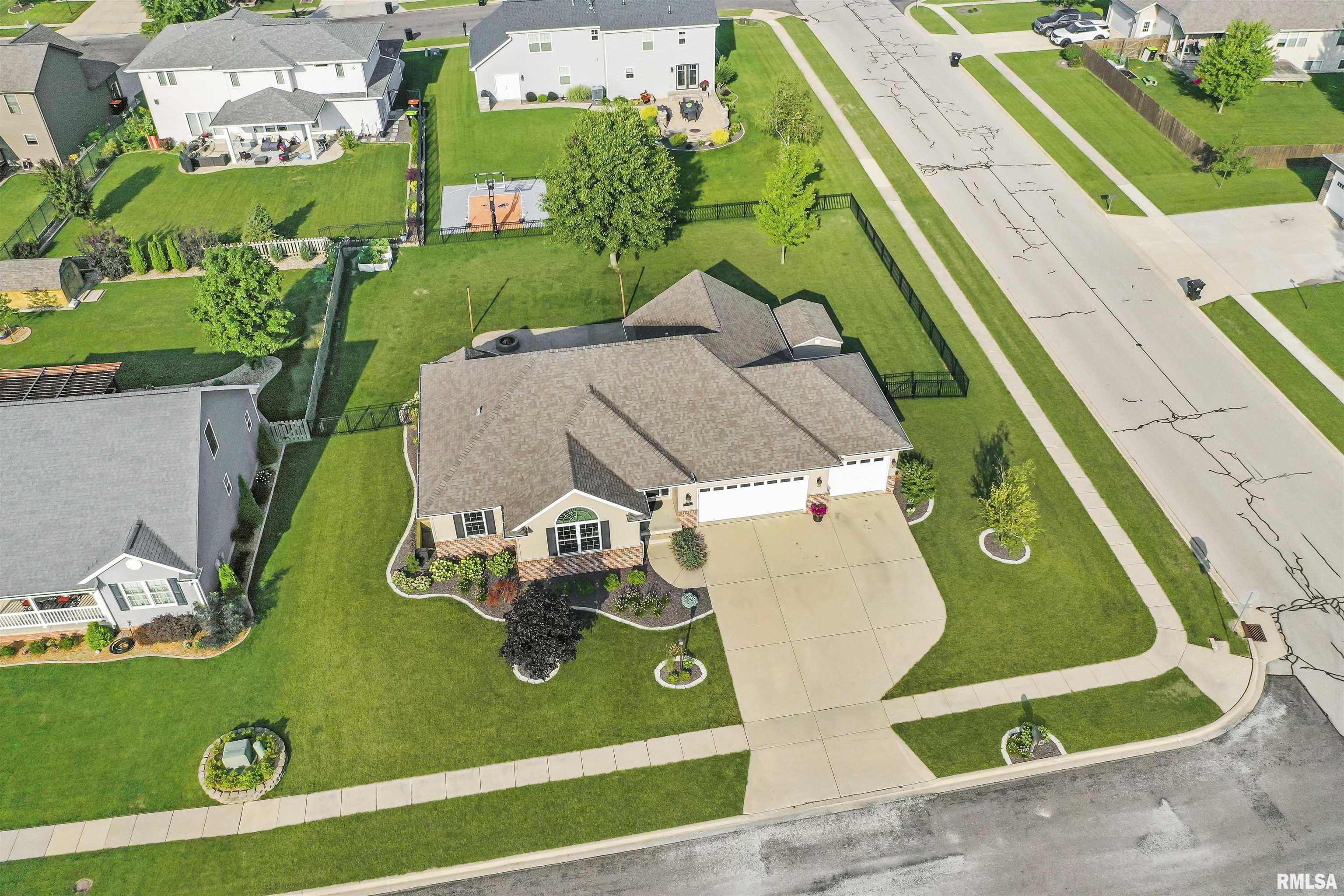 630 Simon Street Washington, IL 61571 - Photo 4 of 48 Gallery Image 4