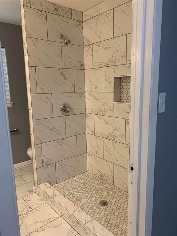 514 Oak Street Sanger, TX 76266 - Photo 3 of 9