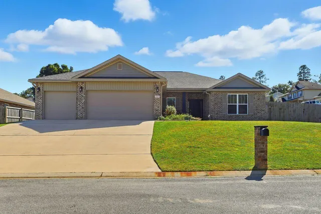 $380,000 | 3025 Crown Creek Circle, Crestview, FL 32539