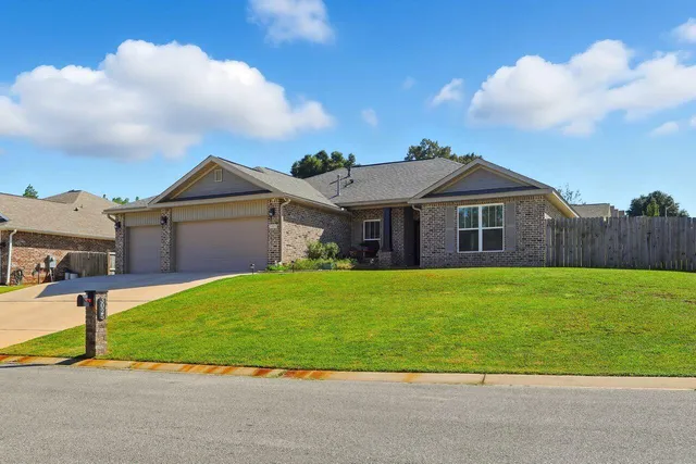 $380,000 | 3025 Crown Creek Circle, Crestview, FL 32539