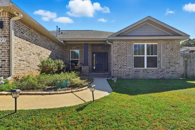 $380,000 | 3025 Crown Creek Circle, Crestview, FL 32539