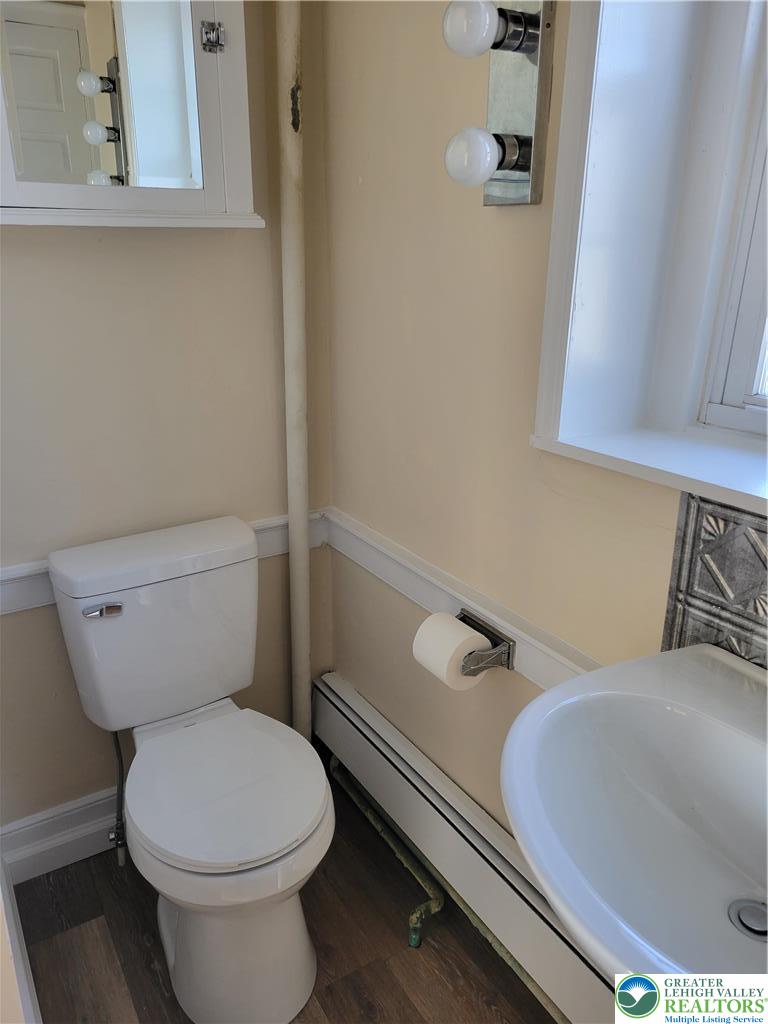8043 Yeakel Road Zionsville, PA 18092 - Photo 9 of 15 Full bath