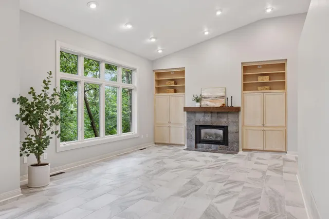 $689,900 | 11984 St Albans Hollow Drive, Minnetonka, MN 55305