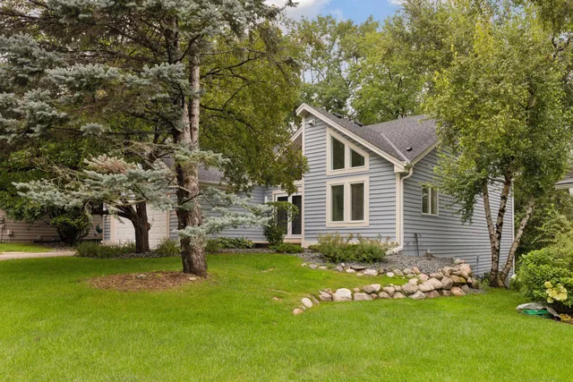 $689,900 | 11984 St Albans Hollow Drive, Minnetonka, MN 55305