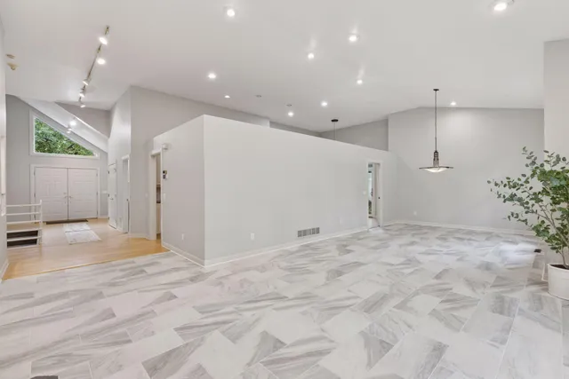 $689,900 | 11984 St Albans Hollow Drive, Minnetonka, MN 55305