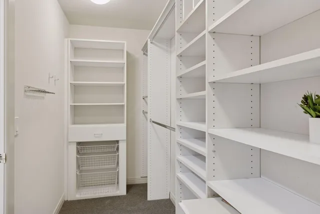 $689,900 | 11984 St Albans Hollow Drive, Minnetonka, MN 55305