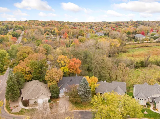 $689,900 | 11984 St Albans Hollow Drive, Minnetonka, MN 55305
