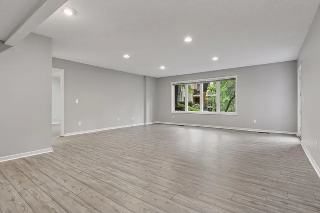 $689,900 | 11984 St Albans Hollow Drive, Minnetonka, MN 55305