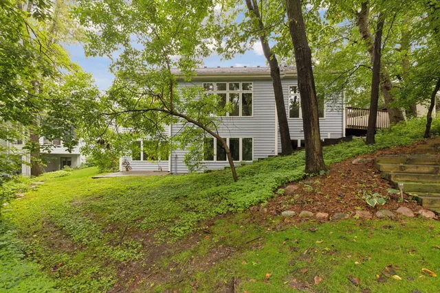 $689,900 | 11984 St Albans Hollow Drive, Minnetonka, MN 55305