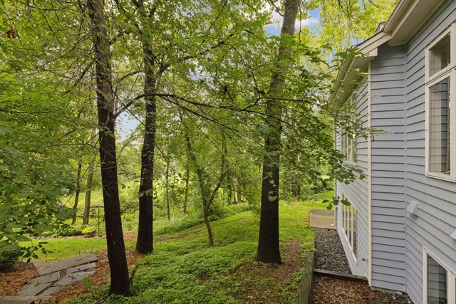 $689,900 | 11984 St Albans Hollow Drive, Minnetonka, MN 55305