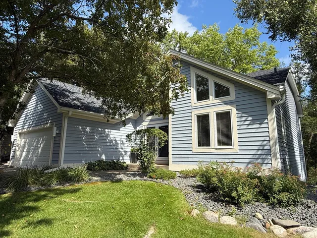 $689,900 | 11984 St Albans Hollow Drive, Minnetonka, MN 55305