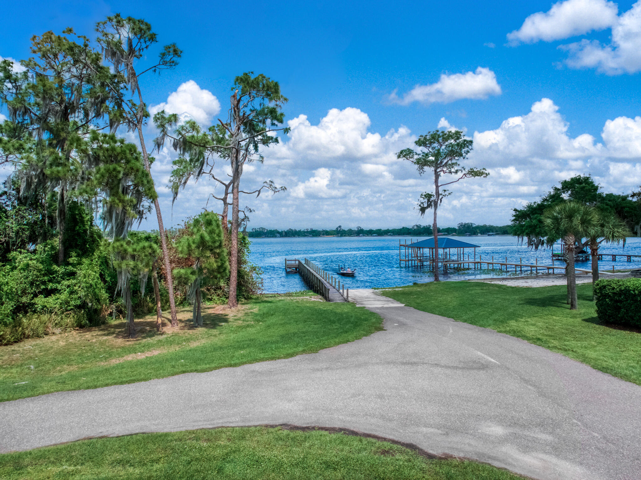 2009 Forest Lakes Road Sebring, FL 33875 - Photo 20 of 27 exterior - 22