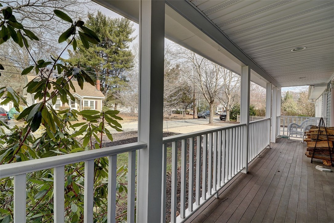 26 Mason Road Barrington, RI 02806 - Photo 2 of 24 Gallery Image 2